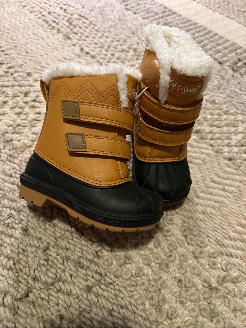 Cat & Jack Kids' Tan and Black white Faux-Fur Winter Boots 7c 7t nwt